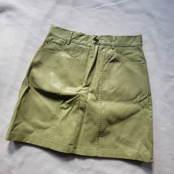 NWOT Daphnea Green Faux Leather Skirt - Picture 5 of 6
